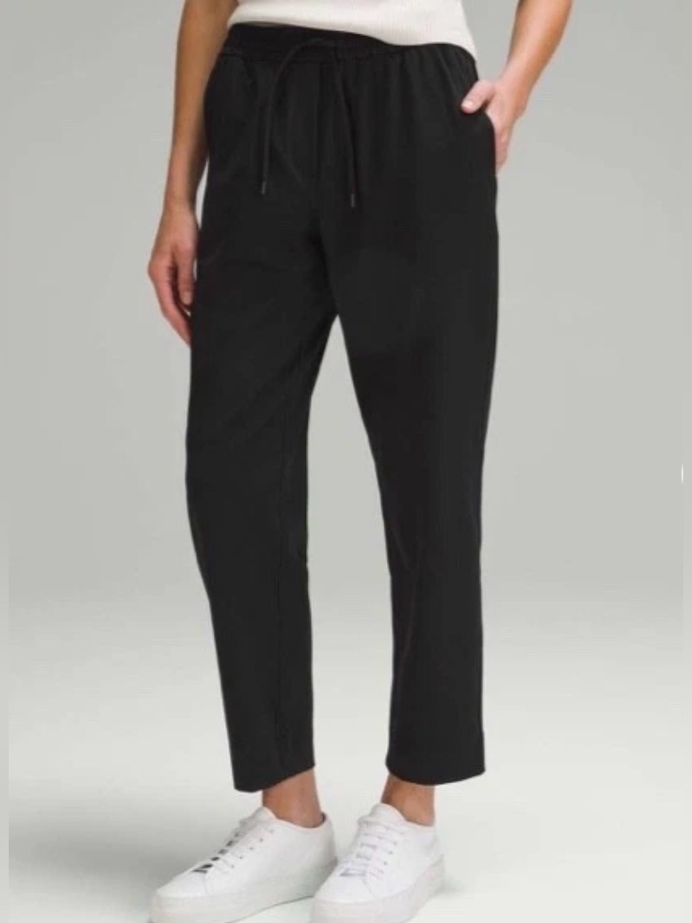 Lululemon Black Tapered Leg Mid Rise Drawstring Pants 7/8 Length